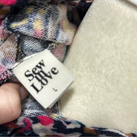 Sew in Love sweater/top L - Picture 5 of 5